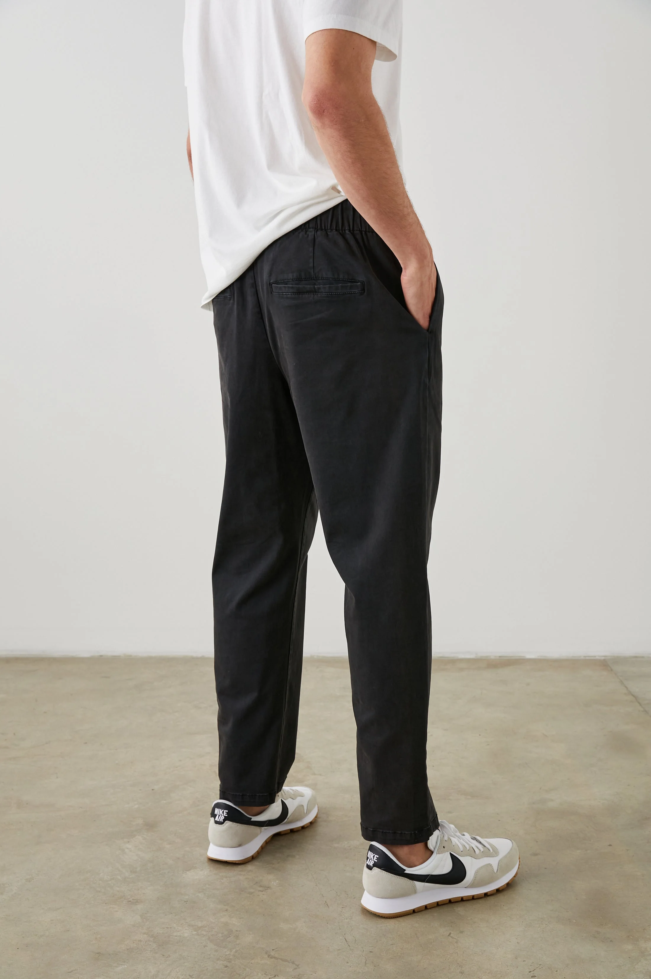 JULIAN PANT - WASHED BLACK - Image 5