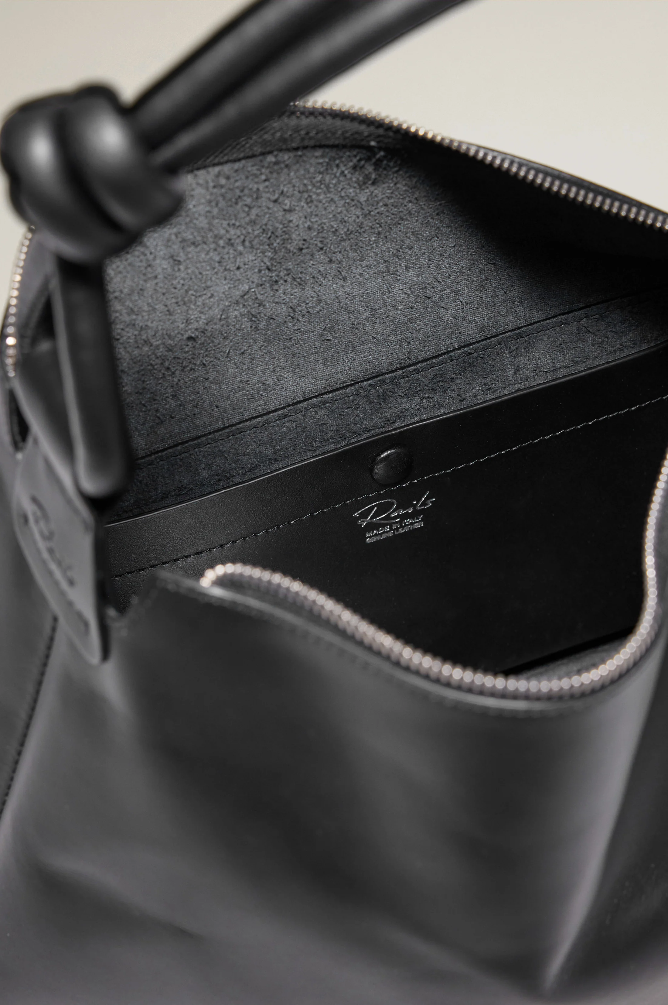 SIENA HOBO BAG - BLACK LEATHER - Image 3