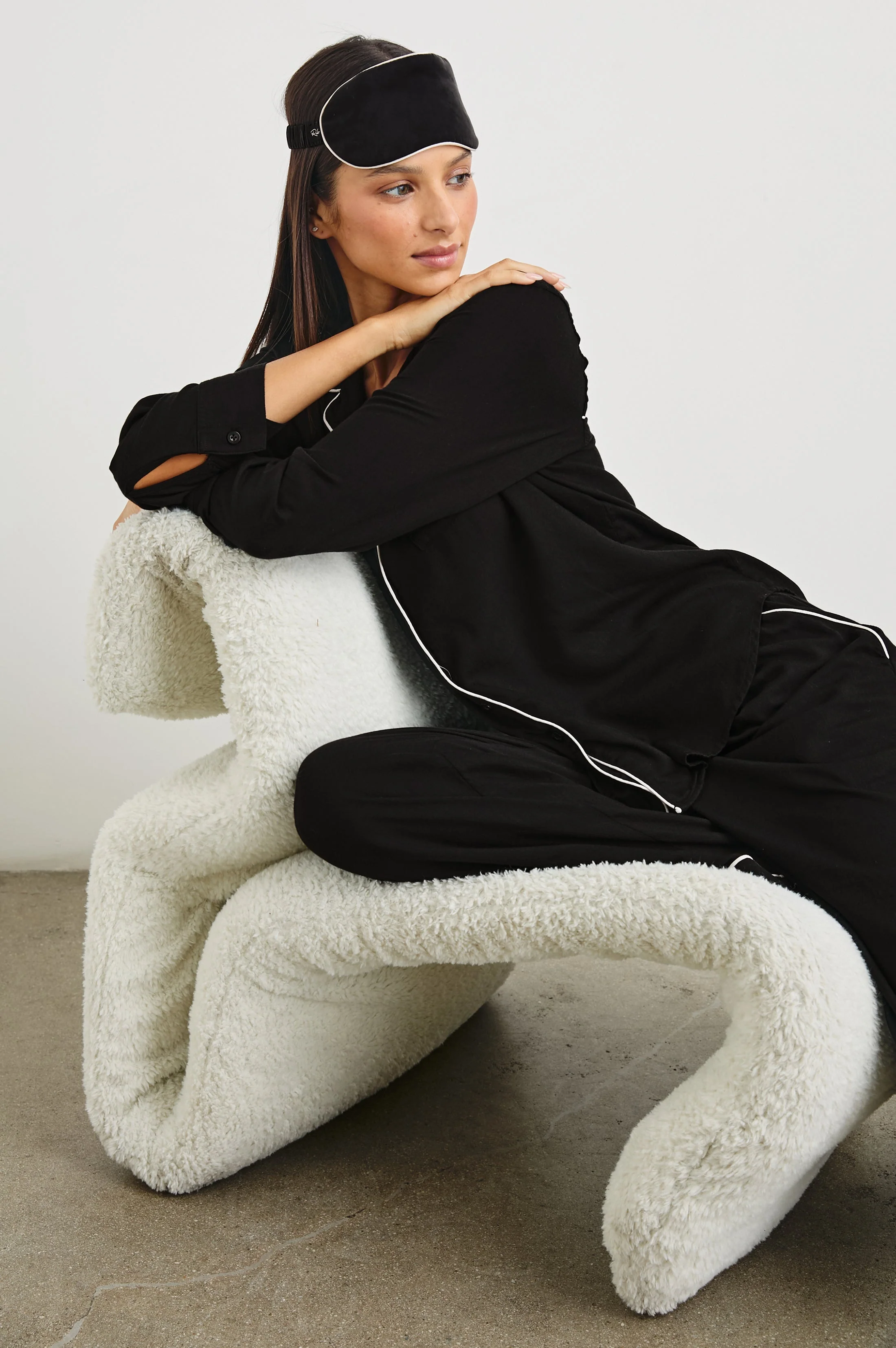 SILK EYE MASK - BLACK WHITE - Image 3